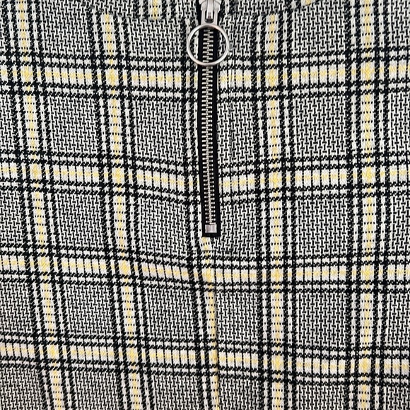 Short plaid black white and yellow H&M dress - Picture 3 of 4